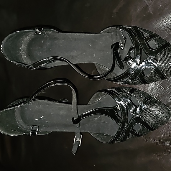 Shoes - Picture 1 of 7